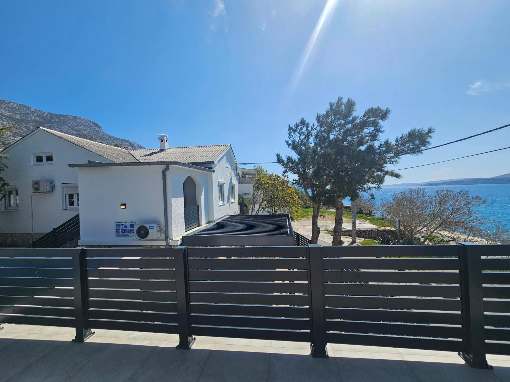 Beachfront House Ivana With Pool - Renovated 2025 Цесариця Екстер'єр фото